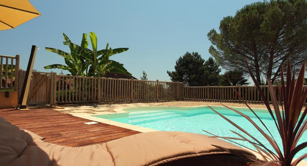 Hotel Le Clos Roussillon Pres De Sarlat ヴィトラック エクステリア 写真
