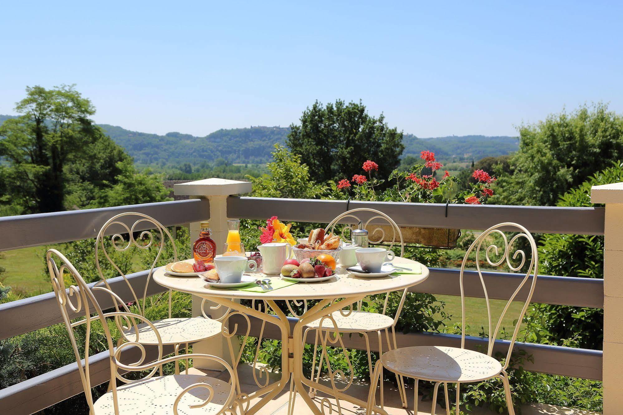 Hotel Le Clos Roussillon Pres De Sarlat ヴィトラック エクステリア 写真