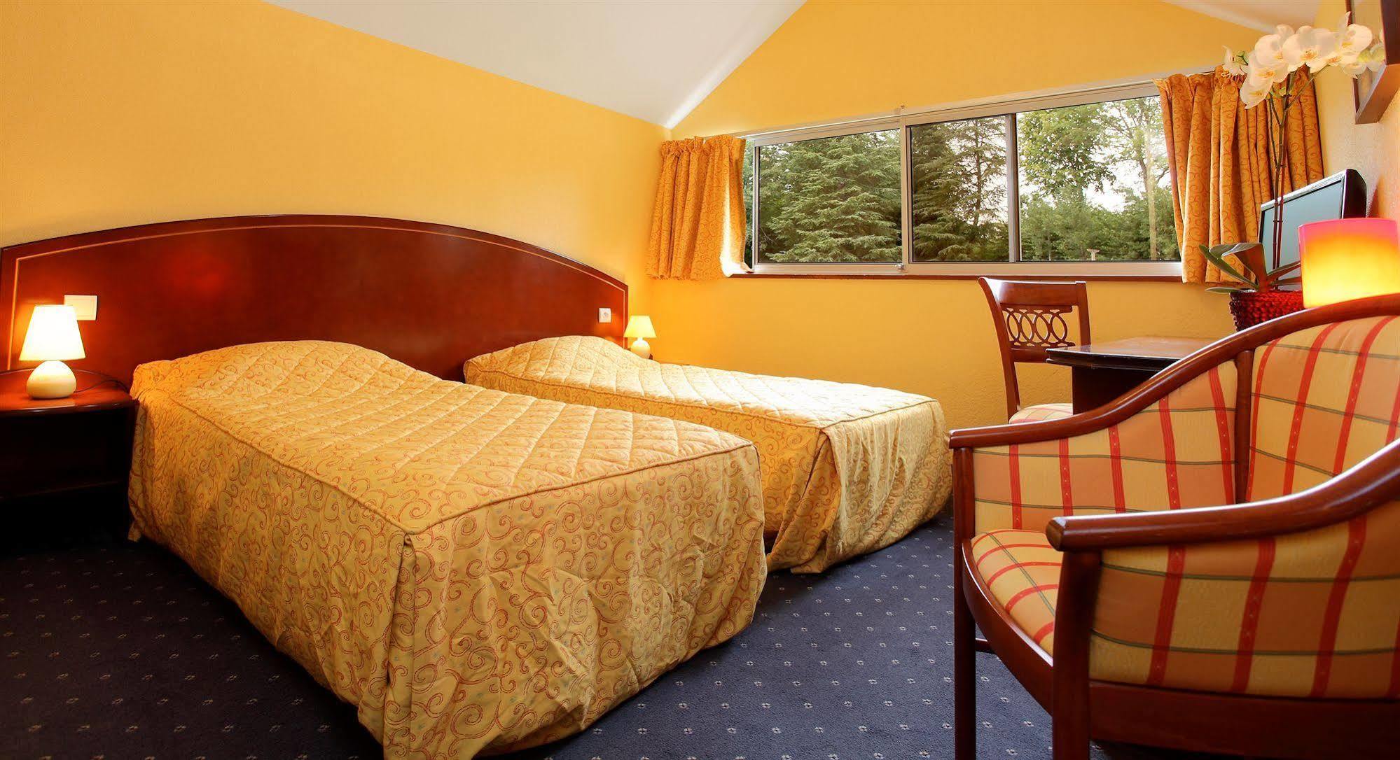 Hotel Le Clos Roussillon Pres De Sarlat ヴィトラック エクステリア 写真