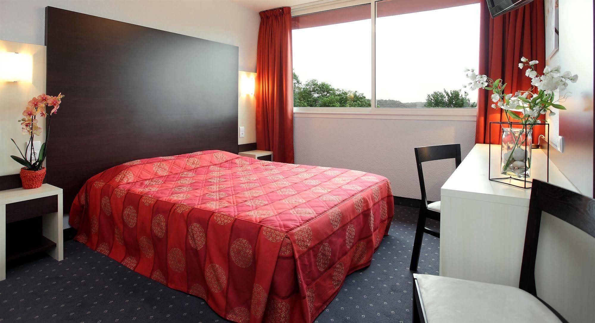 Hotel Le Clos Roussillon Pres De Sarlat ヴィトラック エクステリア 写真