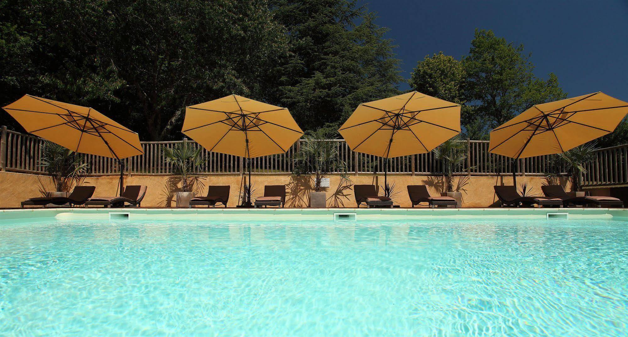 Hotel Le Clos Roussillon Pres De Sarlat ヴィトラック エクステリア 写真