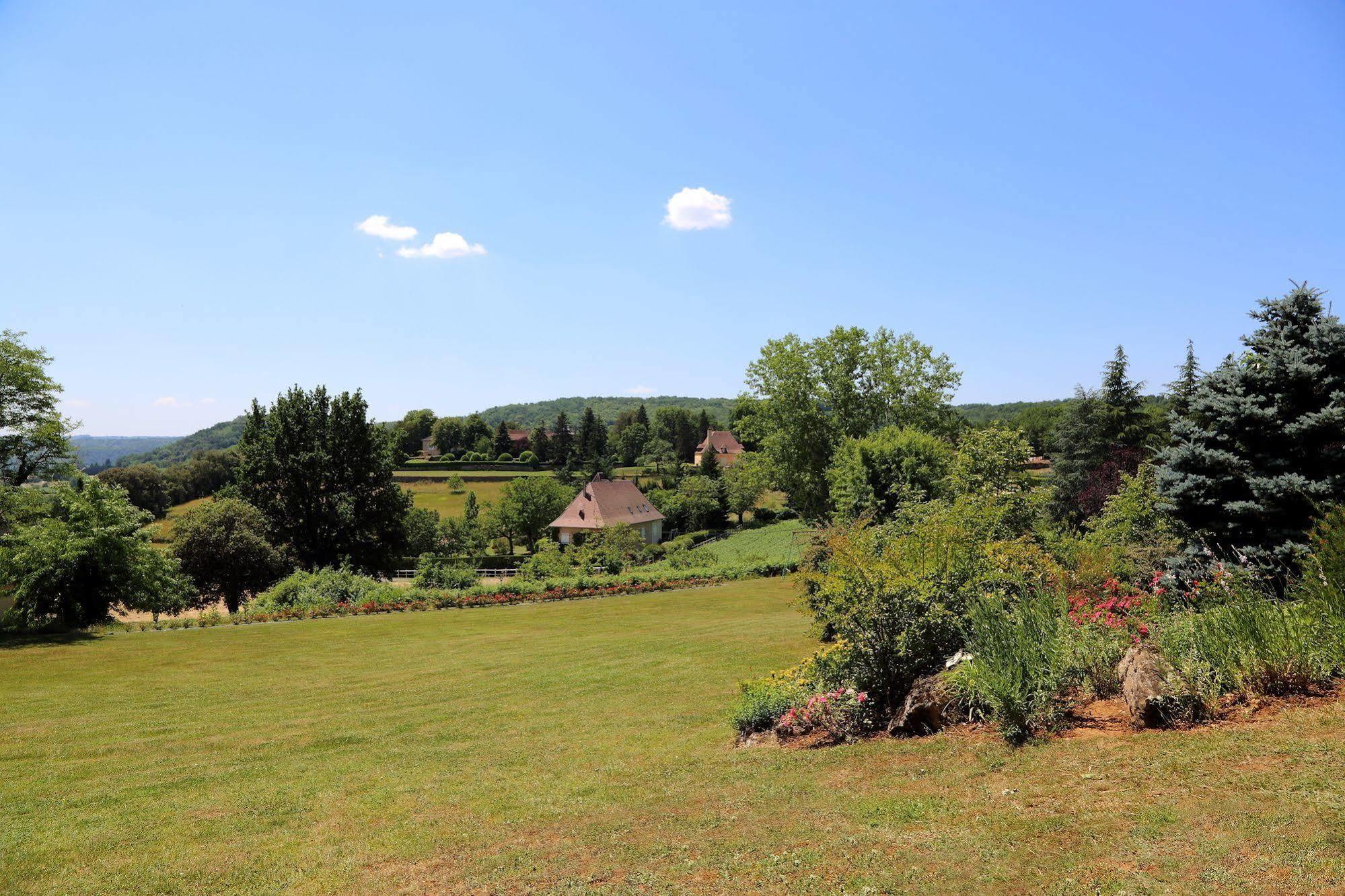 Hotel Le Clos Roussillon Pres De Sarlat ヴィトラック エクステリア 写真