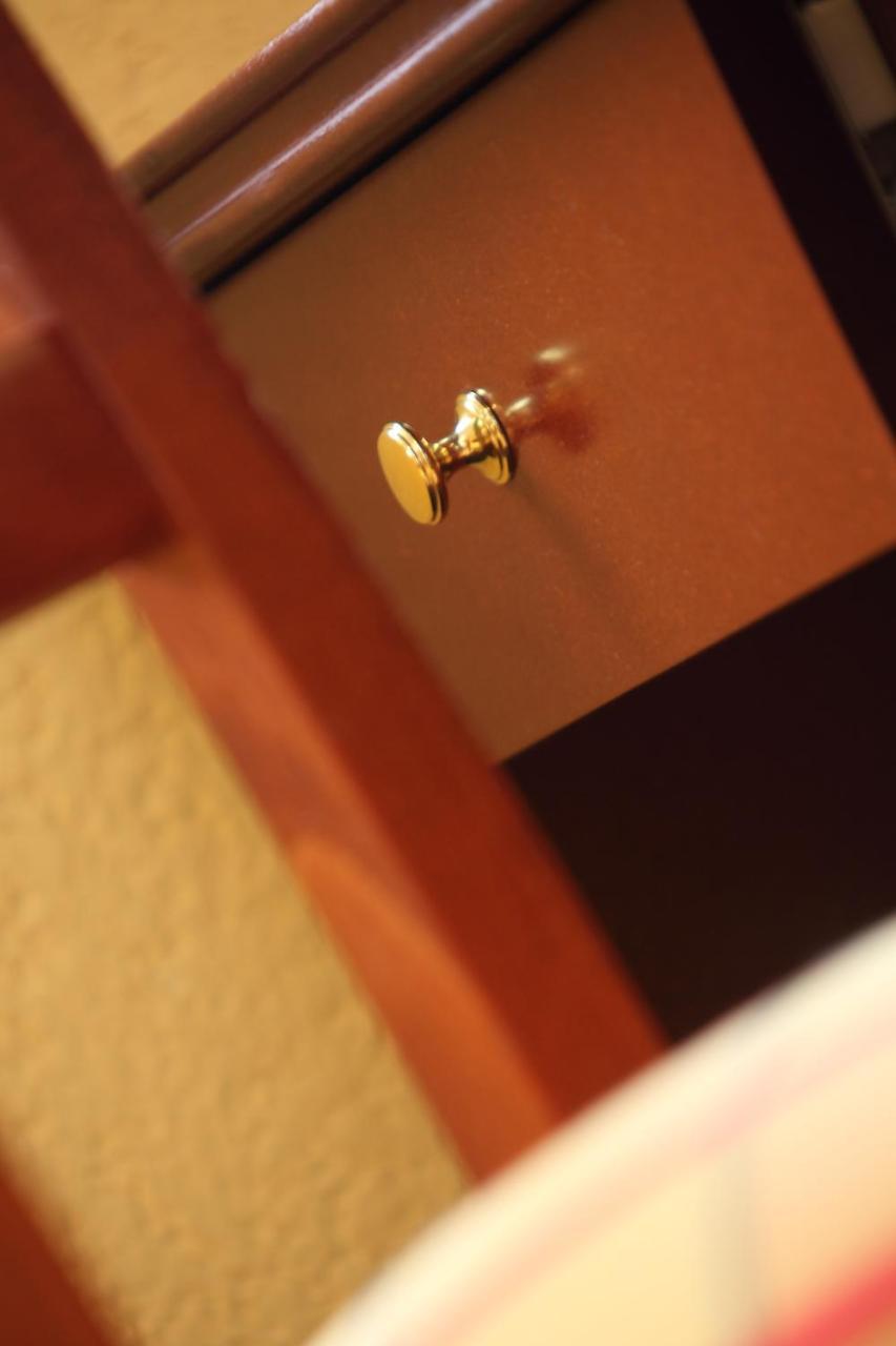 Hotel Le Clos Roussillon Pres De Sarlat ヴィトラック エクステリア 写真